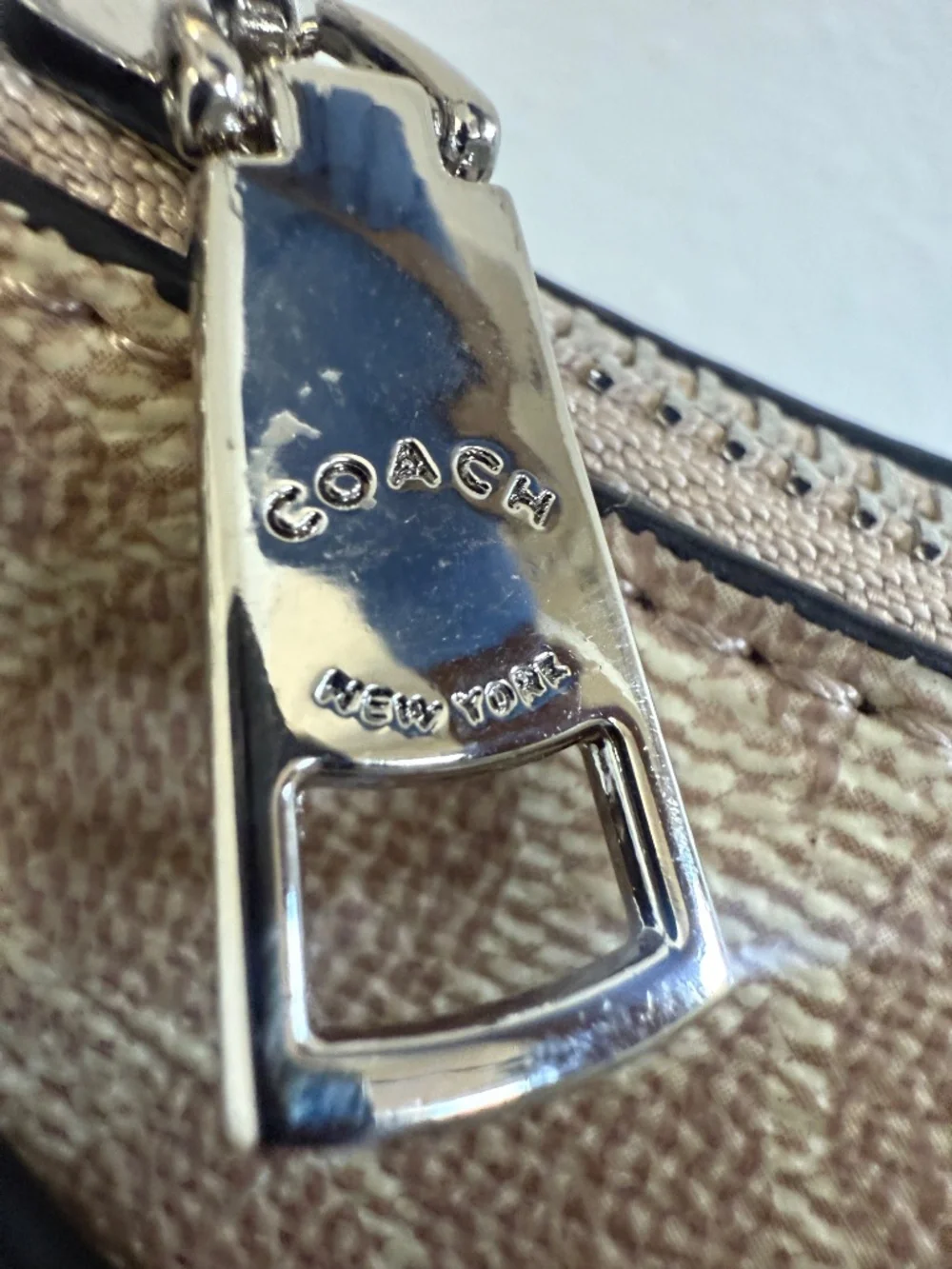 Cute brown coach teri bag!Same day shipping❤️